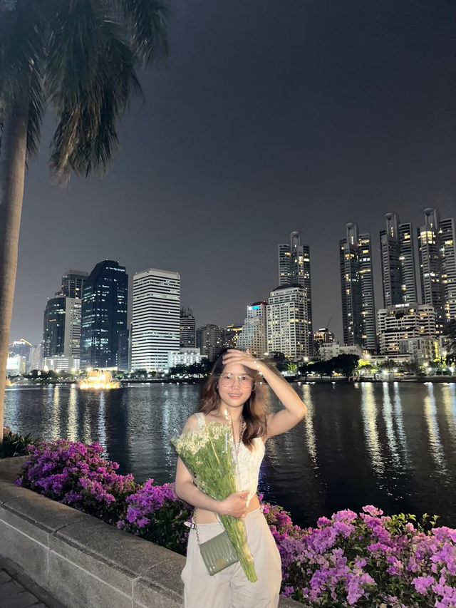 ถ่ายรูปเล่น📍สวนเบญจกิติ กรุงเทพ💐