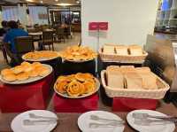 รับความสดชื่นของวันใหม่กับ Movenpick Suriwongse