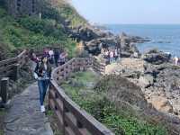 📍Quick Stop at the Dragon’s Head – Yongduam Rock, Jeju