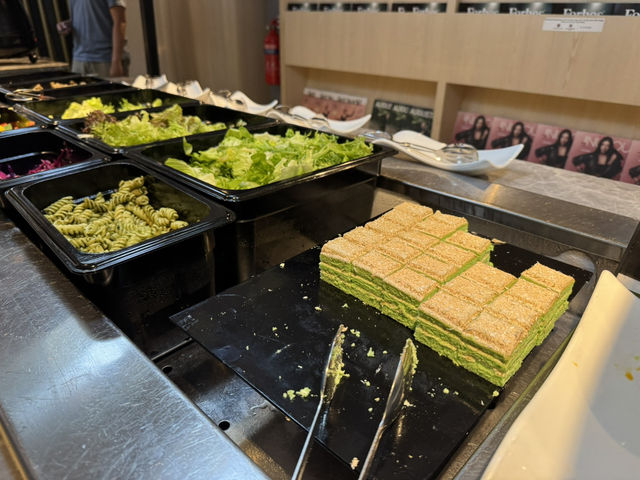 🛫 A Relaxing Pre-Flight Oasis – Blossom Lounge at Changi T4