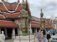 玉佛寺，信仰與榮耀交織的聖地。
