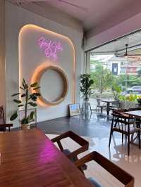 Plant-Powered Plates & Artisan Brews-Botanic Style