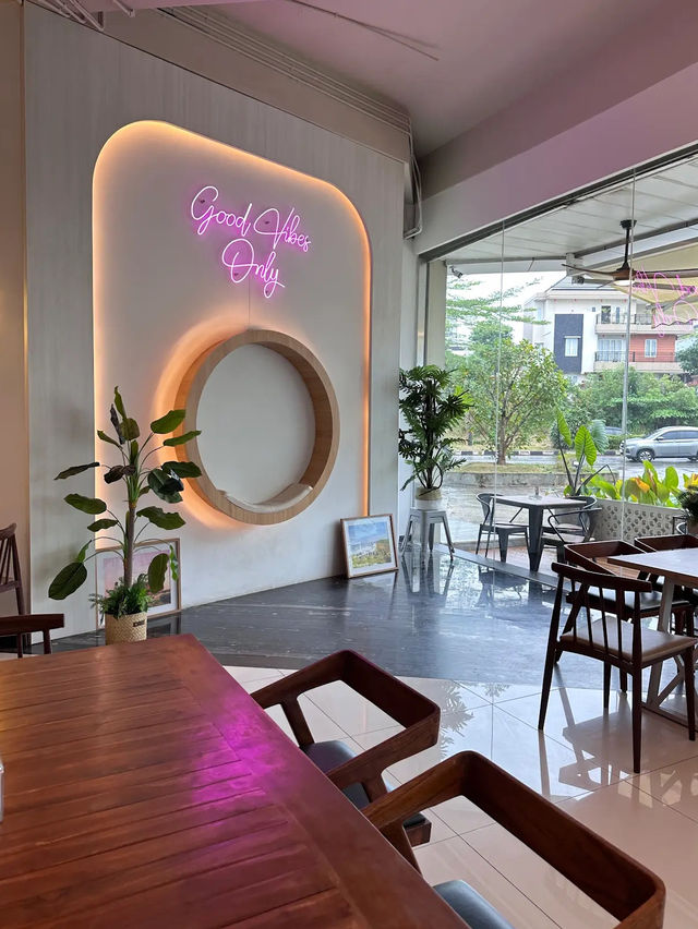 Plant-Powered Plates & Artisan Brews-Botanic Style
