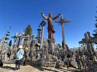 Hill of Crosses เนินเขากางเขน 