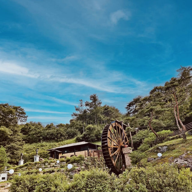 Hamyang Yongchugyegok Valley: Korea’s Secret Emerald Paradise – A Solo Hiker’s Dream"** 🌿💦