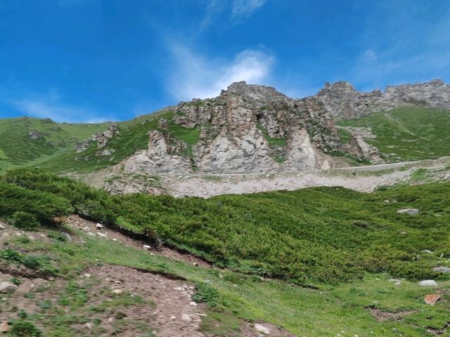 Duku Highway: Traversing the Tianshan, Embracing Grandeur