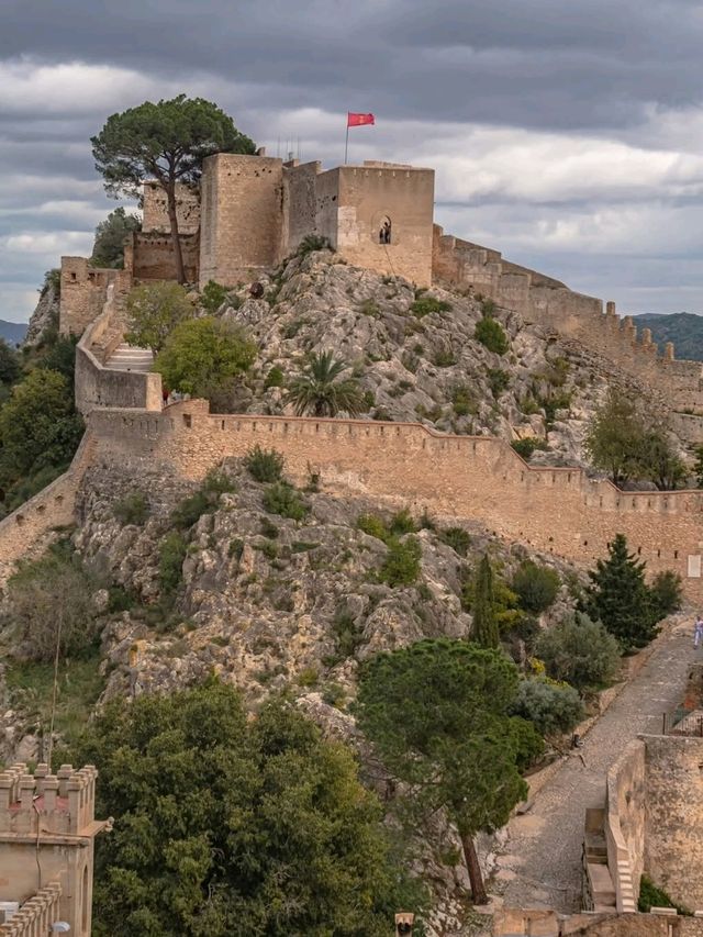 🏰🌿 “Layers of Legends: My Castle Walk Above Xàtiva” 🇪🇸✨