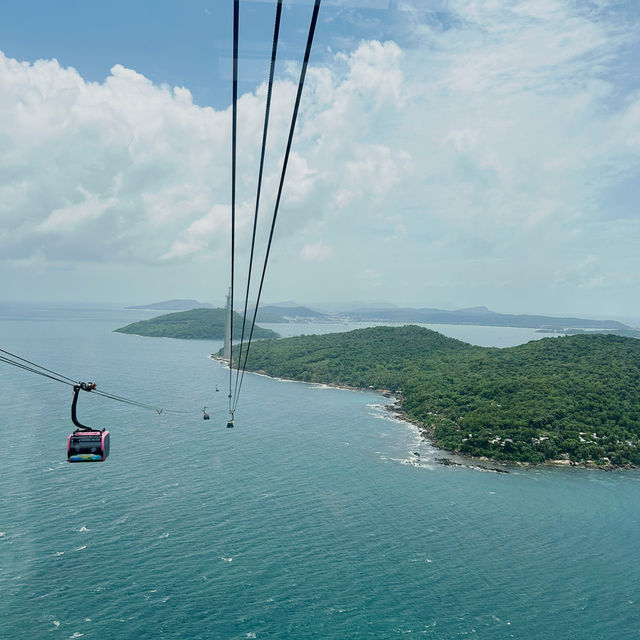 Exploring the world’s longest non-stop three-rope cable car