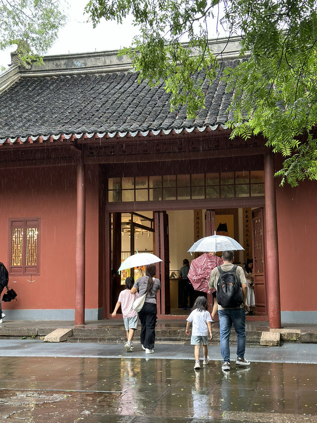 Wenwu Fangmen: Where Stone Beasts & Bullet Scare Guard The Ming Dynasty’s Sacred Threshold
