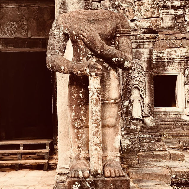 🌿 The Enchanted Ruins: Solo Trip to Preah Khan Temple! 🏛️