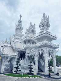 在清萊遇見傳統和靈境-藍廟和白廟