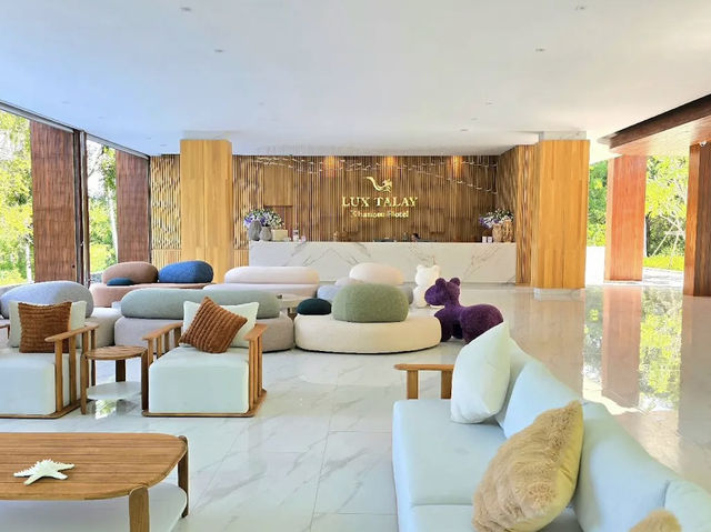 โรงแรมรักทะเล ขนอม 🏝️