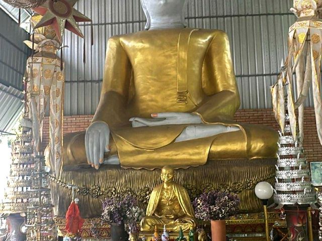 วัดพระนอนม่อนช้าง วัดดังเมืองป่าซาง ลำพูน