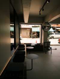 คาเฟ่มินิมอลเปิดใหม่ย่านศรีราชา