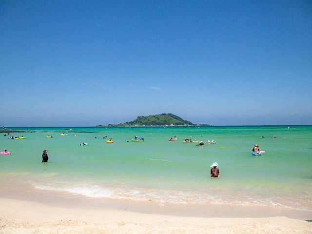 🏖️ 협재해수욕장 – 에메랄드빛 노을이 머무는 해변