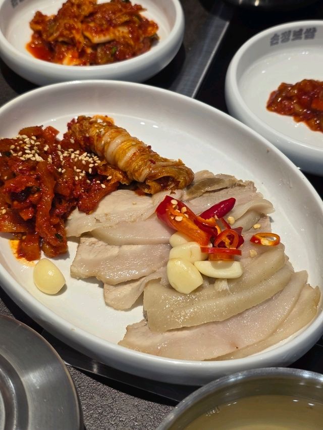 🥩 부드러운 맛의 정석, 손정보쌈의 보쌈