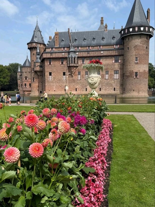 “A Fairytale Come True — Castle De Haar, the Jewel of the Netherlands” “A Fairytale Come True — Castle De Haar, the Jewel of the Netherlands”