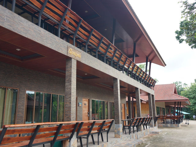  Harmony Resort สวนน้ำริม แก่งกระจาน