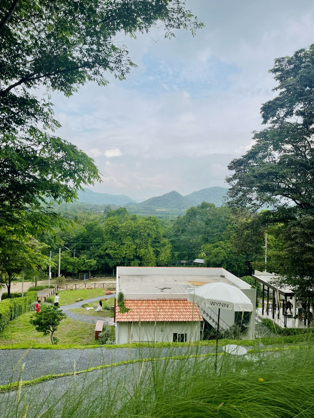 หลีกหนีความวุ่นวายในเมืองมาพักใจที่คาเฟ่มวกเหล็ก