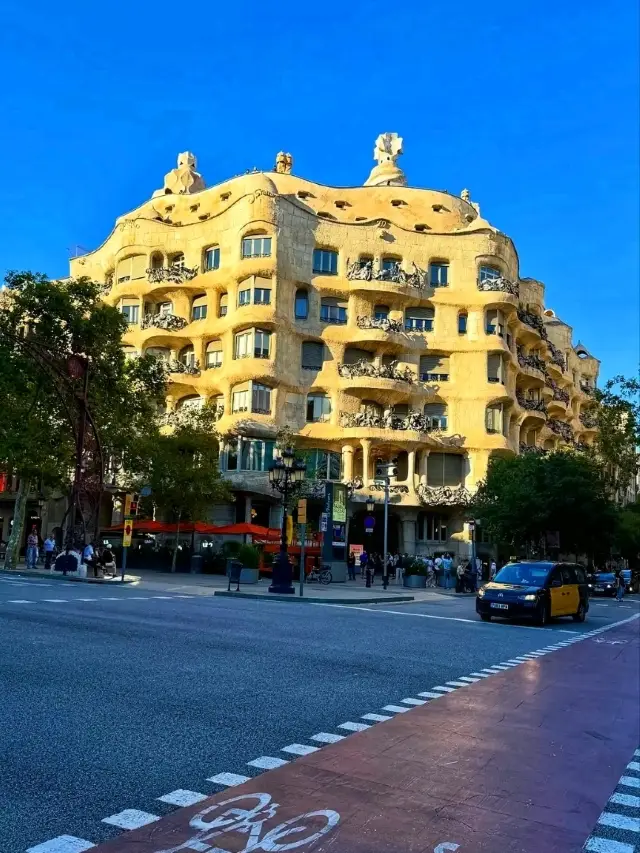 🎨🌿 Park Güell, Barcelona – A Colorful Dream by Gaudí