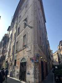 파스텔빛 골목길 속 로마의 소소한 매력