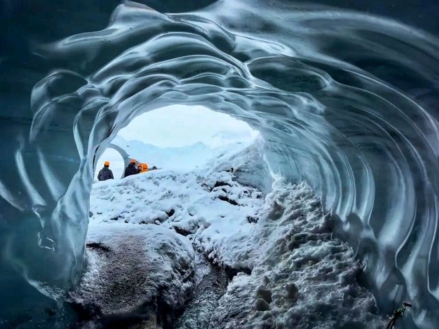 ❄️ Mýrdalsjökull Glacier – Iceland’s Majestic Ice Cap ❄️ Mýrdalsjökull Glacier – Iceland’s Majestic Ice Cap