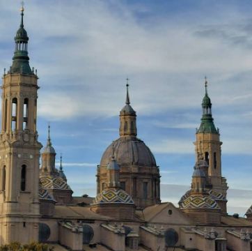 聖母柱大教堂－薩拉戈薩雄偉的巴洛克式地標