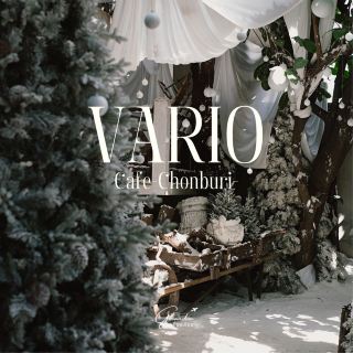 Vario cafe - Chonburi
A newly opened cafe in the Bang Saen area 🎄🎅
It's got a Christmas theme to welcome the festive season.
Every corner of the cafe is decorated with collectibles.

Inside, there's a Christmas tree and dolls everywhere.
The cafe is beautifully decorated, with realistic details.
Outside, there's a pine tree garden with falling snow ☃️❄️
It feels like you're in a foreign country.

If you visit, try visiting both morning and night for a completely different experience. 💚❤️ Drinks start at 60 baht, including coffee and non-coffee drinks, as well as cakes.

🕔 10:00 AM - 9:00 PM
📍The alley behind Laem Thong is a small alley with no parking.

#cafereview #bangsaencafe #chonburireview #getdiscountswithoutluck