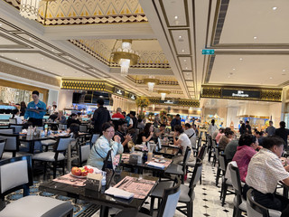 大滿足的巴黎人自助早餐