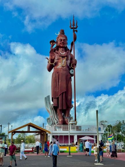 "Spiritual Wonders of Mauritius: Giant Statues, Sacred Lakes & Red-Roof Chapels! 🇲🇺🛕✨"
