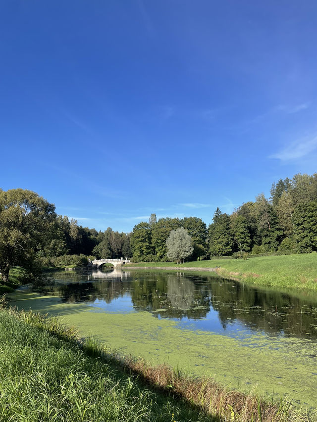 The most peaceful place around Saint-Petersburg is a huge park called “Pavlovskiy”