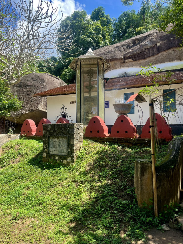 A must-visit in Sigiriya. 