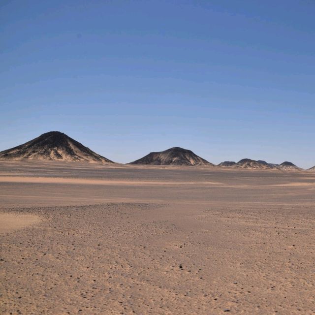 Discover the beauty of the Black Desert 🇪🇬