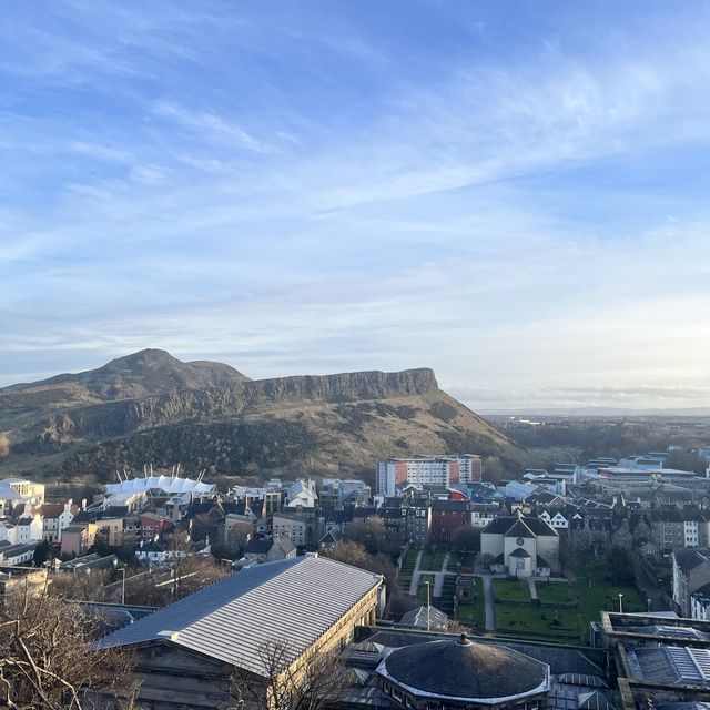 Looking for panoramic views of Edinburgh?