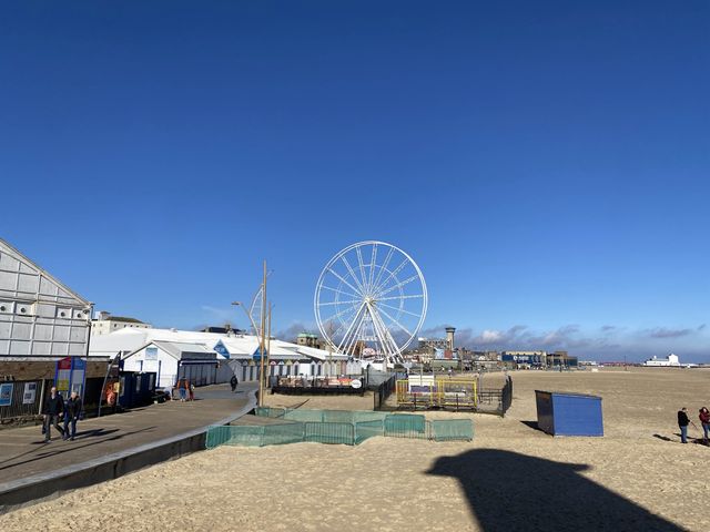 🎡🌊 Seaside Delights and Coastal Charm