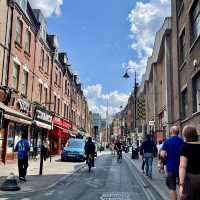 London🇬🇧Shoreditch & Its Canvas of Graffiti: London's Urban Art Gallery! 🏙️✨