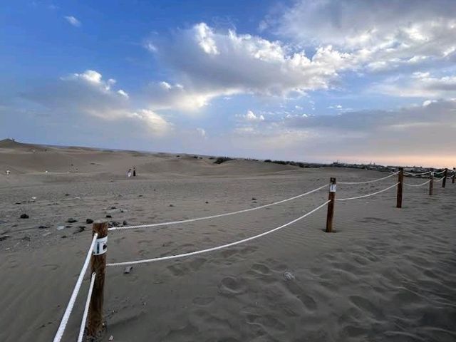 🏜️ 大自然の奇跡:マスパロマス砂丘(Dunas de Maspalomas🌅 🏜️ 大自然の奇跡:マスパロマス砂丘(Dunas de Maspalomas🌅