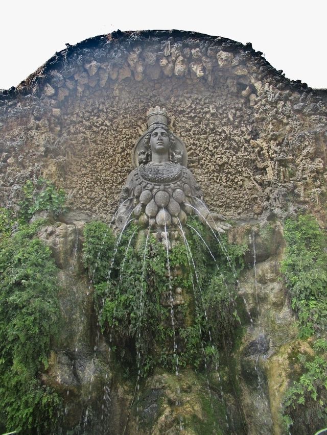 Tivoli: Rome's Enchanting Escape of Villas, Gardens, and Ancient Wonders Tivoli: Rome's Enchanting Escape of Villas, Gardens, and Ancient Wonders