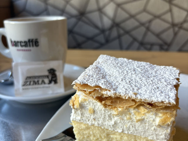 ヨーロッパの宝石・ブレッド湖と名物ブレッドケーキ