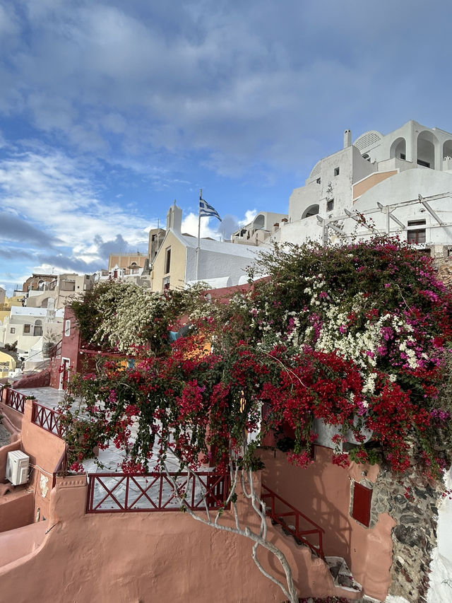 Santorini Highlights Minibus Tour + Oia’s Epic Sunset 🌅✨ Santorini Highlights Minibus Tour + Oia’s Epic Sunset 🌅✨