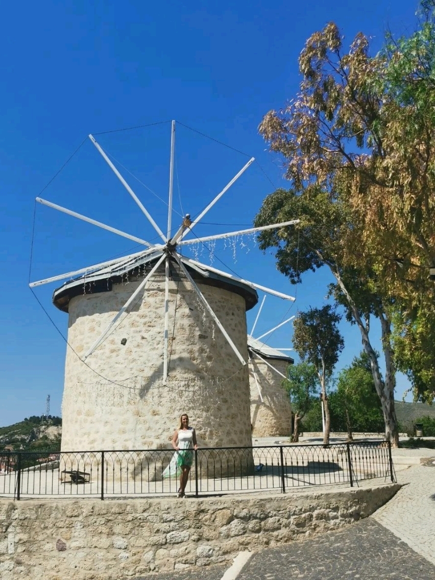 Explore Alacati-Degirmenler