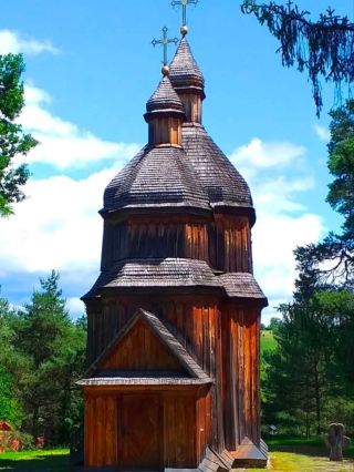 The Cossack Church: Discovering Zinkiv’s Wooden Wonder⛪️✨