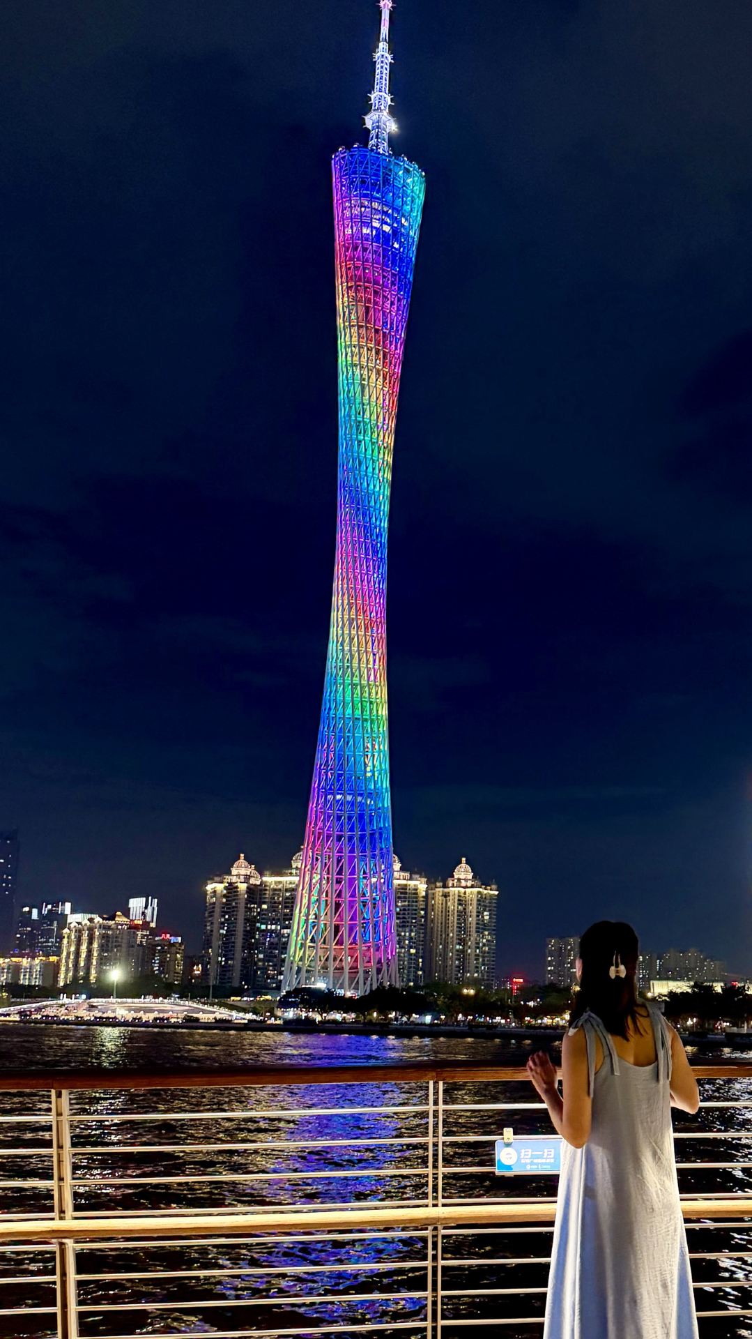 📸 The Ultimate Canton Tower Photo Route: Walking the Iconic Haixin Bridge