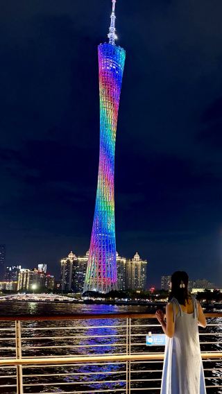 📸 The Ultimate Canton Tower Photo Route: Walking the Iconic Haixin Bridge