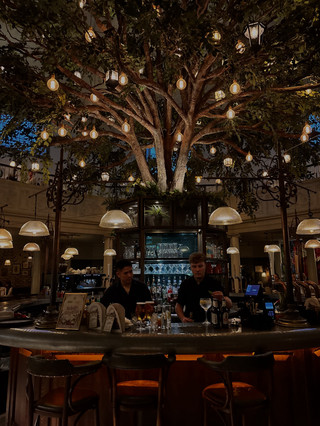 🏴🇬🇧 The COOLEST restaurant/Bar in England! Here’s why you NEED to visit:
