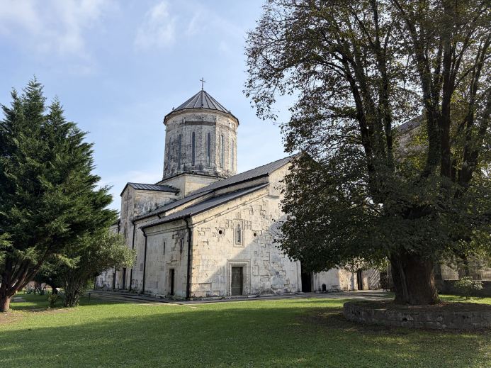 ⛪🌿 Martvili Monastery: A Spiritual Treasure Hidden in Western Georgia 🇬🇪