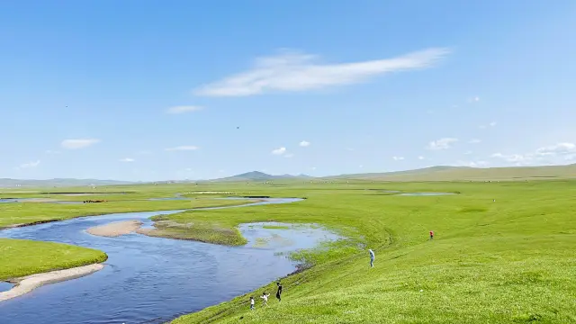 Traveling from Hunan to Jilin to visit relatives, then driving to the Hulun Buir grasslands
