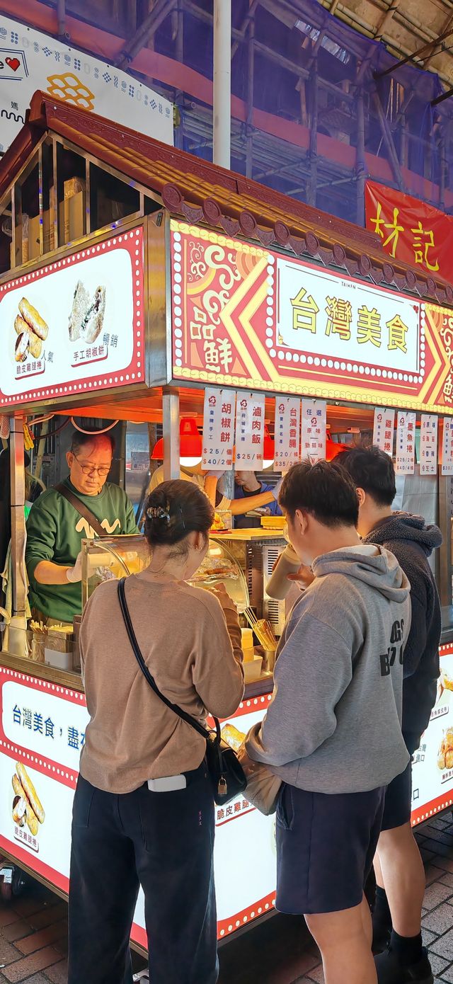 【逛吃逛吃】在廟街：聚集各色美食，滿是市井生活煙火氣～