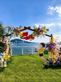 在海邊的宮崎駿主題遊園會婚禮童趣浪漫