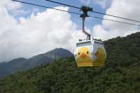 黃鴨衝上天空現已登陸昂坪360